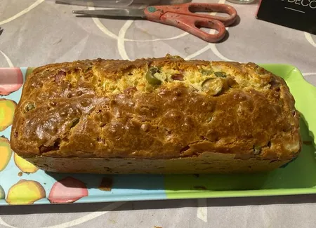 Cake jambon olives vertes et vermouth