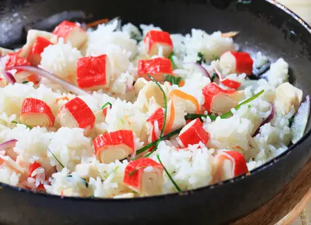 Salade de riz au surimi