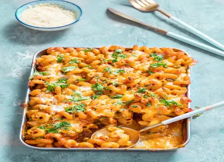Gratin de pâtes au thon, sauce tomates