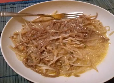 Nouilles chinoises aux pousses de soja