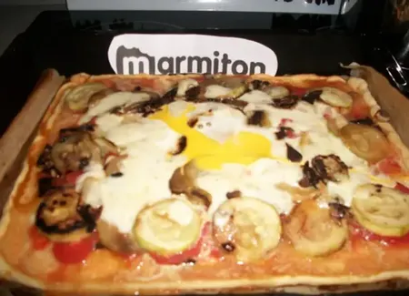 Pizza aux courgettes et aux oeufs