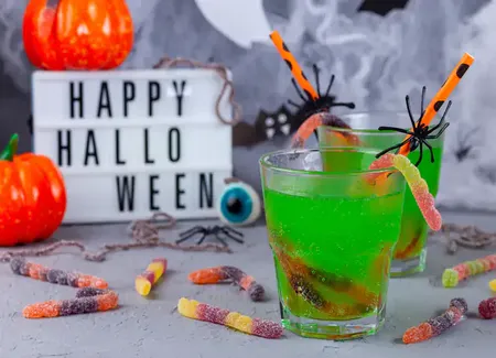 Cocktail vert potion magique spécial halloween