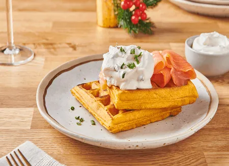 Gaufre de patates douces, crème citron/gingembre et truite fumée