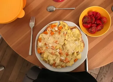 Tortilla aux pommes de terre, carottes et feta