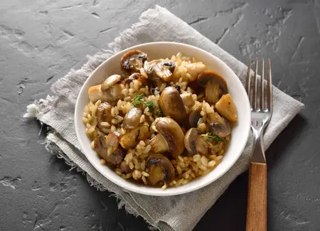 Risotto aux champignons (recette italienne du risotto alla fungaiola)