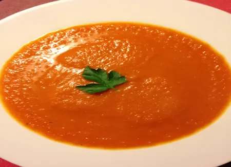 Soupe de courge spaghetti et tomates