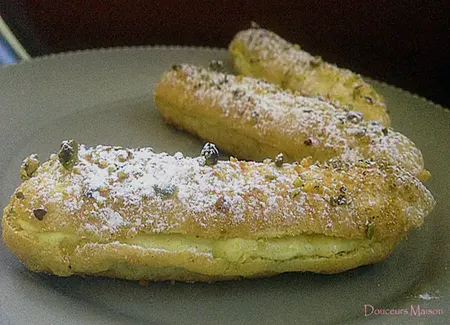 Éclair à la pistache