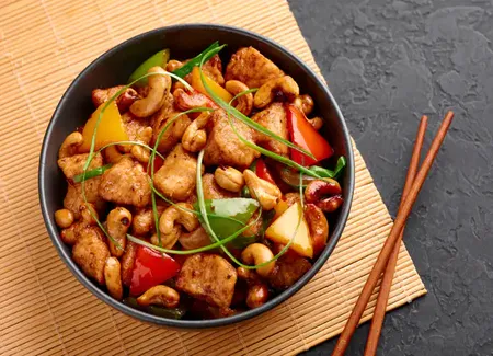 Poulet sauté aux noix de cajou (chinois)