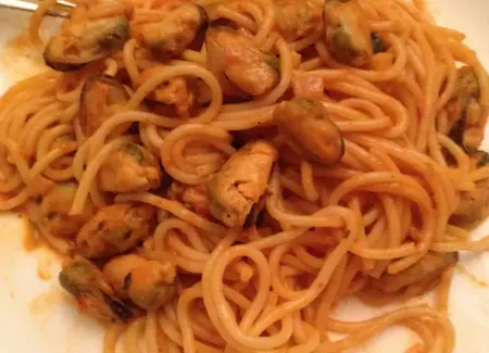 Spaghetti aux moules sauce tomate