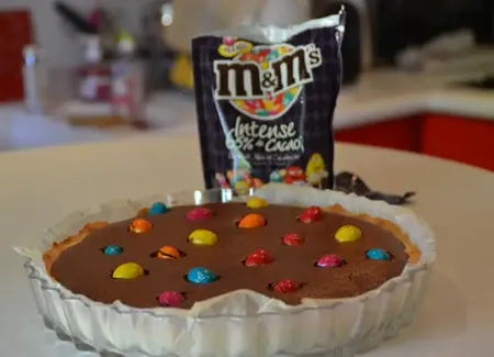 Tarte chocolat noir et m&m's