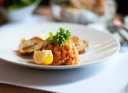 Tartare de saumon à l'orange