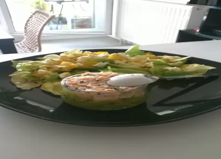 Verrine avocat façon guacamole et tartare de saumon thaï