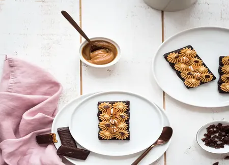 Tartelettes crêpes dentelle chocolat noir gavottes® & crémeux caramel beurre salé