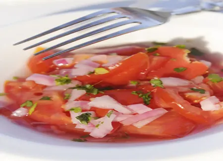 Salade de tomates et oignon rouge