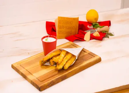 Frites de courgettes au parmesan