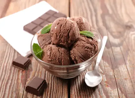 Glace au chocolat facile (sans sorbetière)
