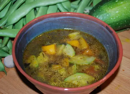 Bouillon d'été au poivron