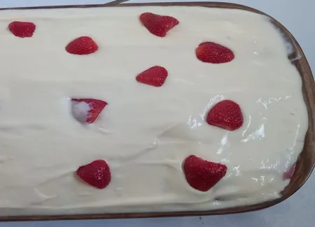Tiramisu fraises et biscuits roses de reims