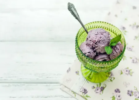 Glace à la violette