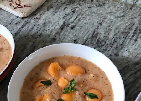 Soupe glacée de melon à l'anis