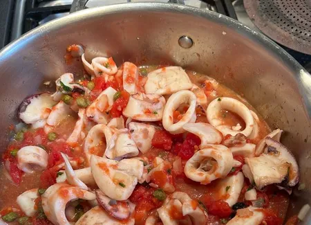 Anneaux d'encornet à la tomate