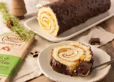 Bûche aux fruits exotiques et chocolat noisettes nestlé dessert®