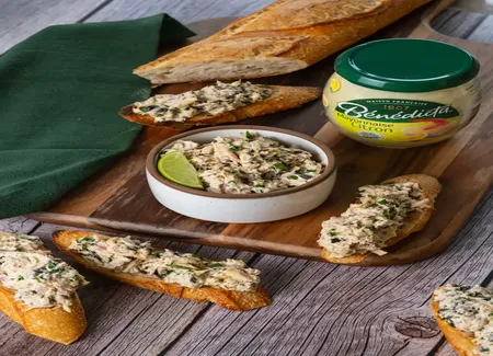 Rillettes de thon aux algues & mayonnaise "citron" bénédicta par alexia duchêne