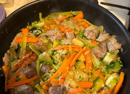 Wok aux petits légumes et au veau
