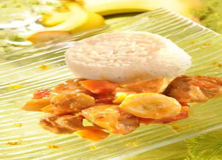 Porc au curry, pommes et bananes