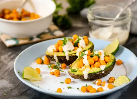 Avocat grillé aux pois chiches rôtis au airfryer