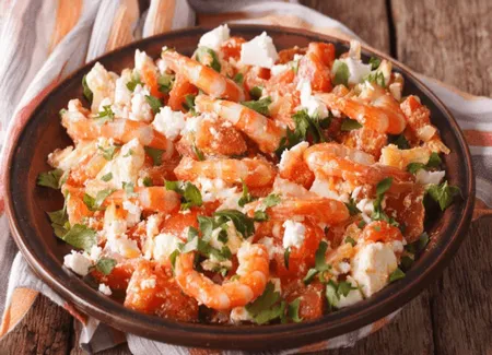 Crevettes à la feta, tomate, persil