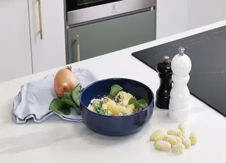 Gnocchis aux épinards, crème et lardons