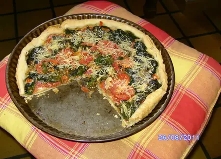 Tarte aux tomates et feuilles de bettes