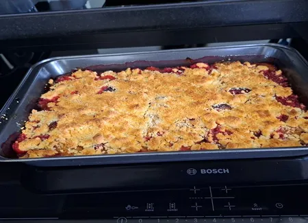 Crumble aux quetsches et aux pommes