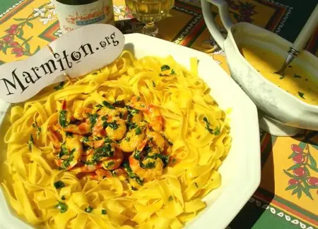 Crevettes persillées au safran