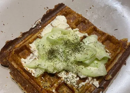 Gaufre au thon et sa crème fouettée au fromage frais