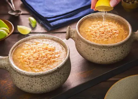 Soupe épicée aux pâtes langues d'oiseaux