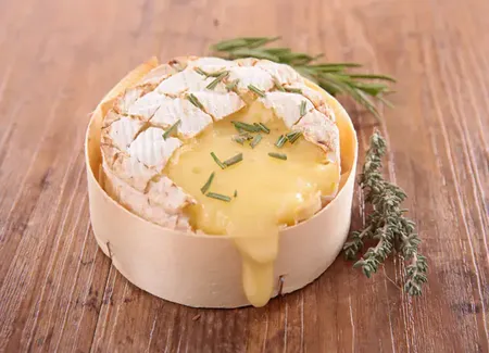 Camembert au four, miel et thym
