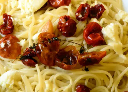 Pâtes aux tomates séchées et à la mozzarella
