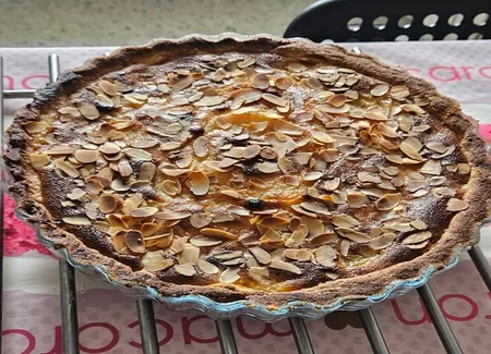 Tarte abricots-poires aux amandes