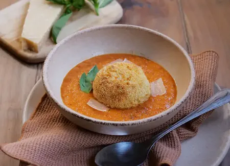Arancini croustillants et velouté de tomates rôties au airfryer