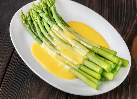 Asperges sauce mousseline
