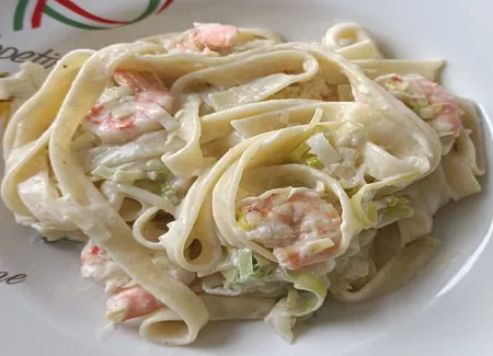 Tagliatelles aux scampi et poireaux simple et rapide