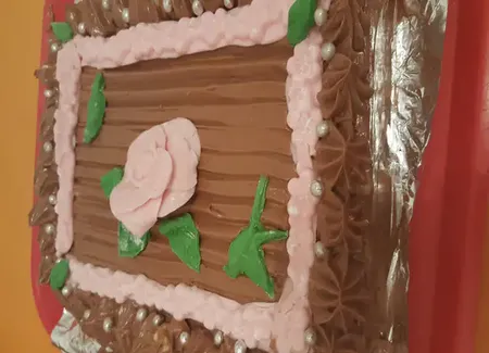Gâteau fourré à la crème au beurre