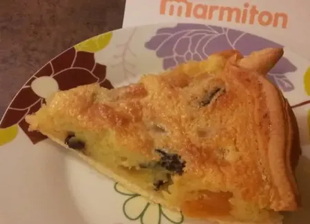 Tarte abricots, pruneaux, poudre d'amande