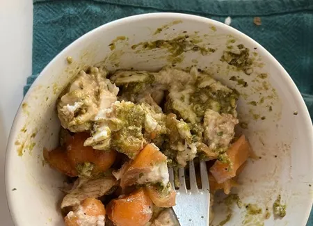 Melon aux billes de mozarella relevé au pesto