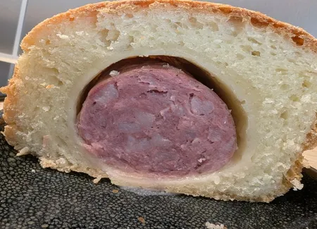 Saucisson brioché aux herbes