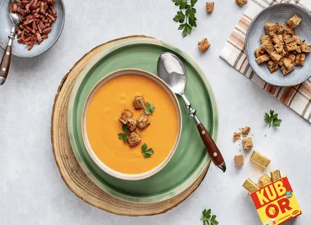 Soupe de potimarron au kub® or et croûtons dorés