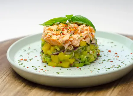Tartare de saumon avocat mangue cyril lignac