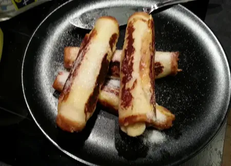 Rouleaux de pain perdu à la banane